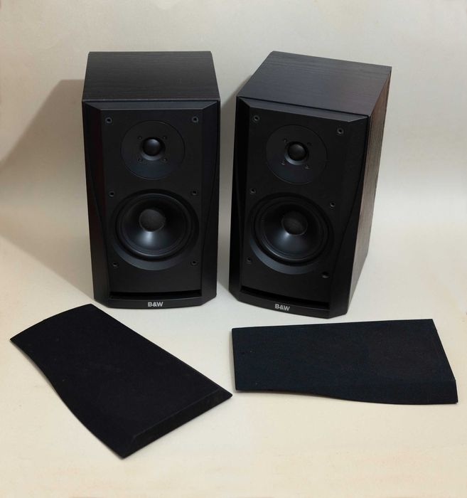 Colunas Bowers & Wilkins DM302 – Qualidade Hi-Fi a um preço acessível!