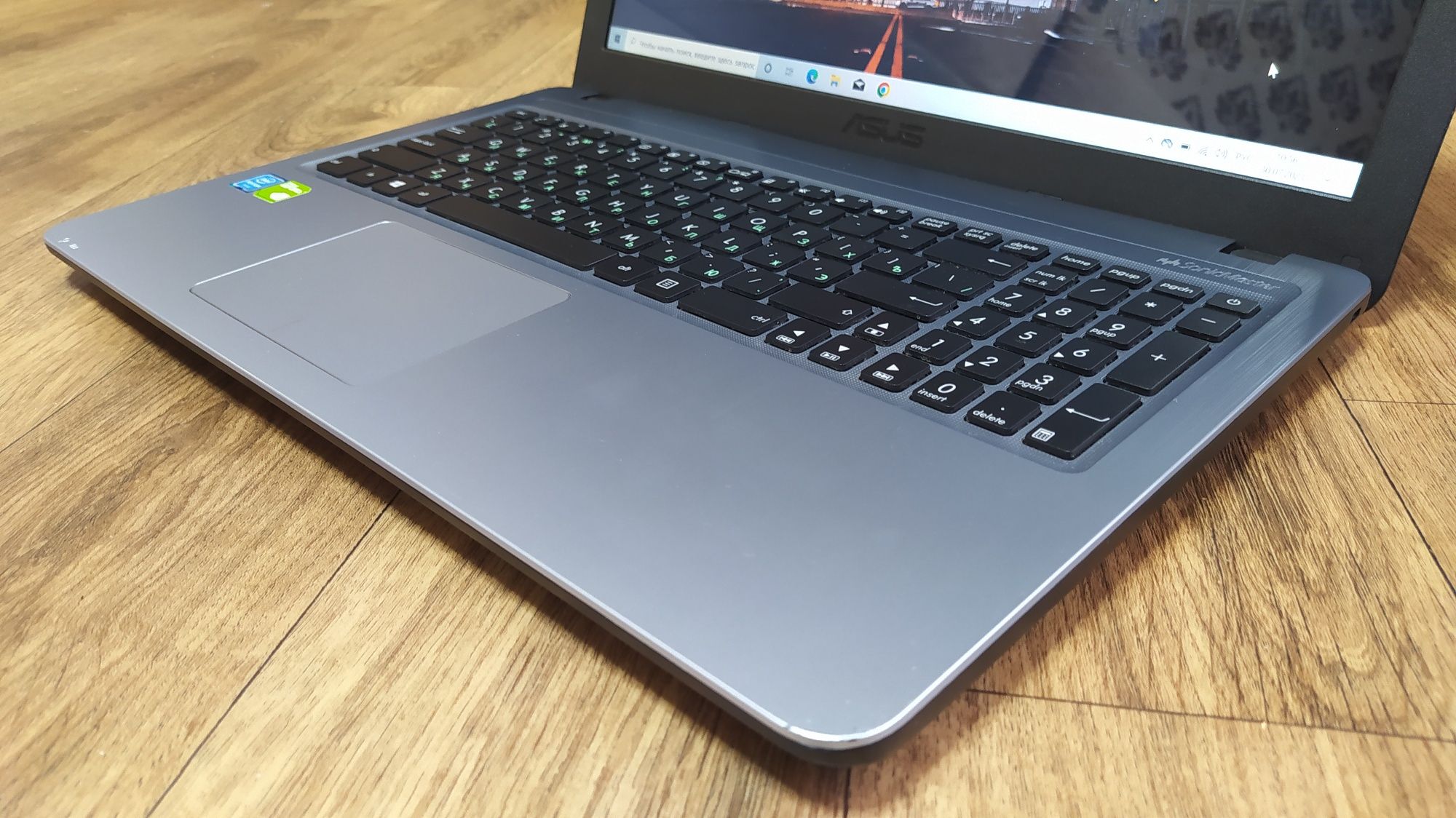 Ноутбук Asus X540 Pentium N3710/2 RAM/SSD 128Gb/Geforce 810M