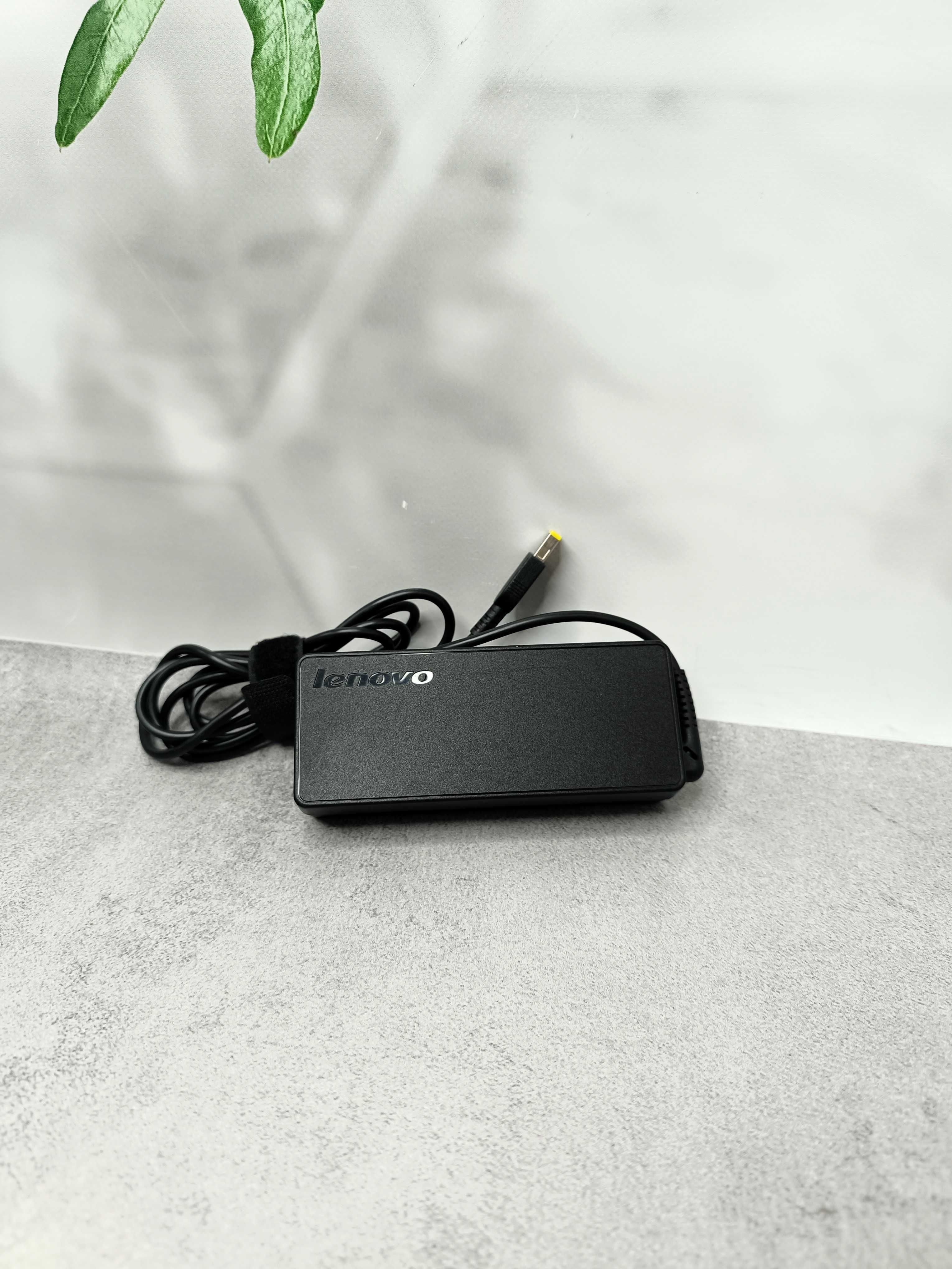 Оригінальний блок живлення Lenovo 90W/100-240V / 50-60Hz/20V/4.5A.