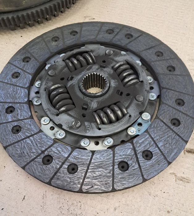 Щеплення сцепление маховик Мерседес 2.2 cdi ОМ 611 646 розборка шрот