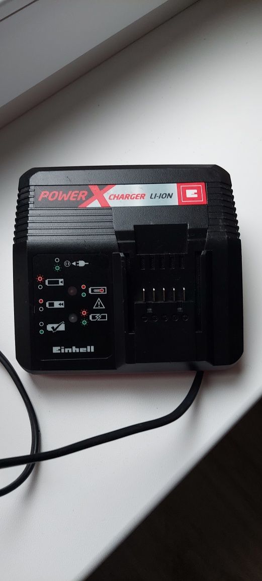 Ladawarka Einhell Power X-CHARGER 45.120.10