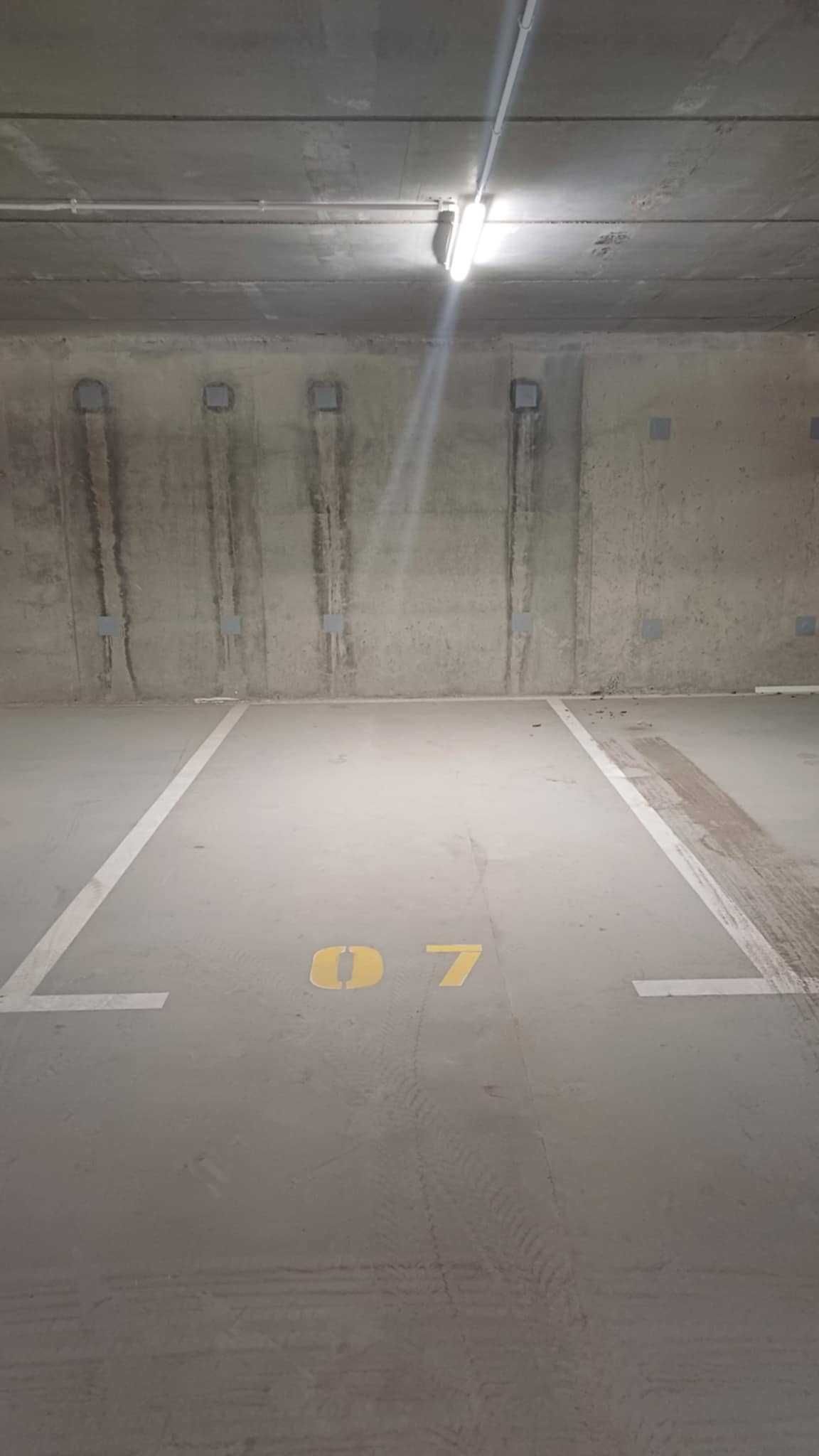 Miejsce Parkingowe nadolnik 8 Poznań