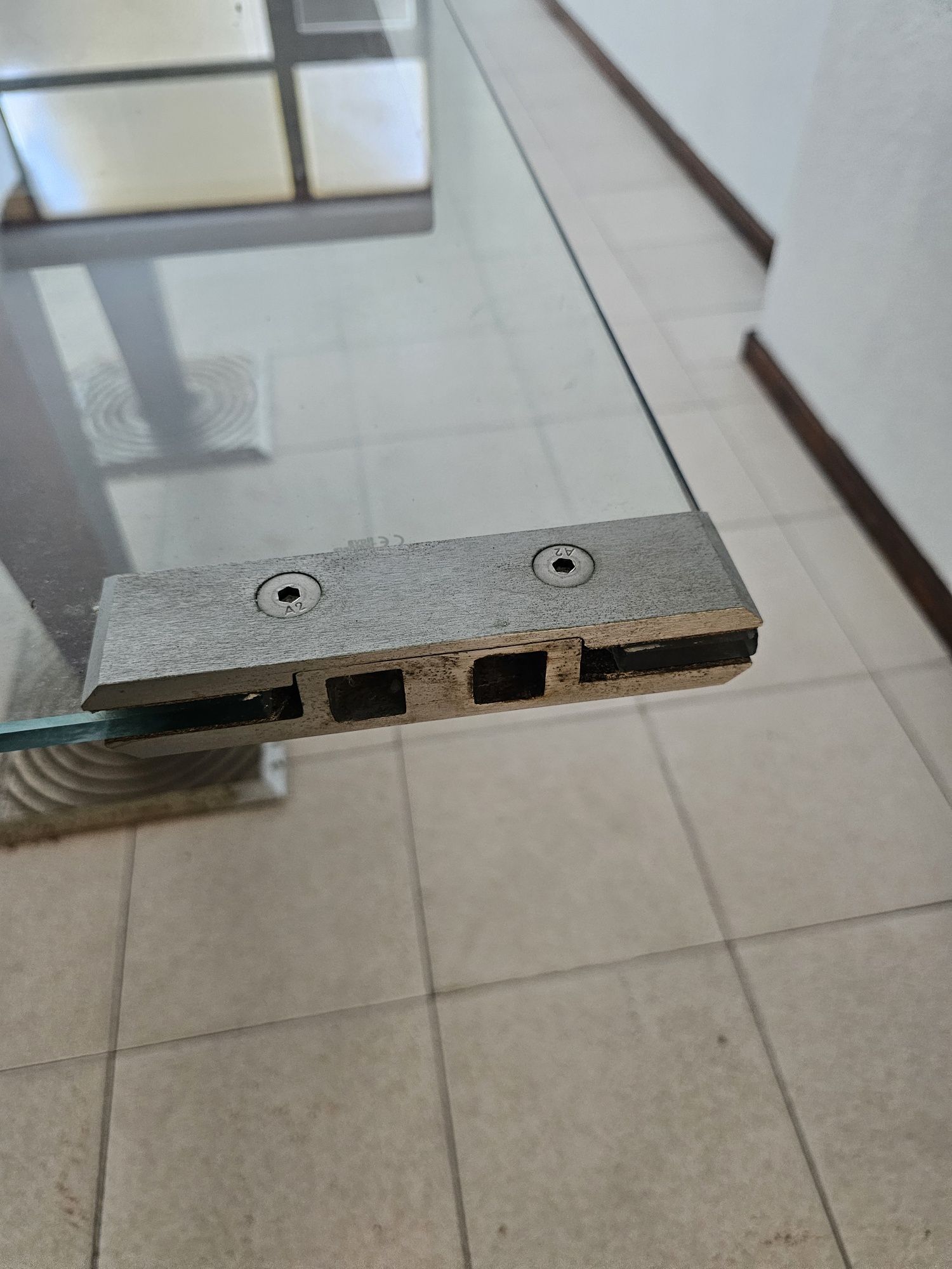Vendo porta em vidro para entrada de estabelecimento