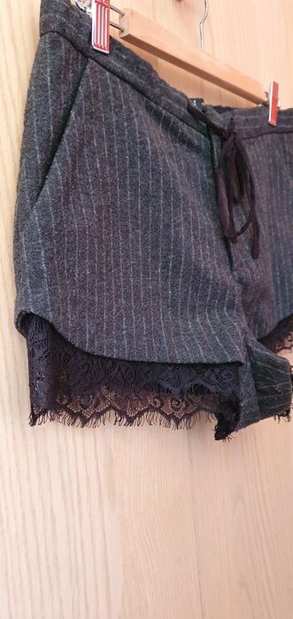 Calções de lã com renda Tamanho M (Zara)