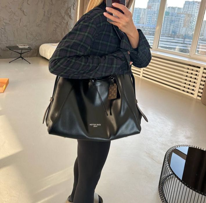 Женская кожаная сумка Louis Vuitton Shopper