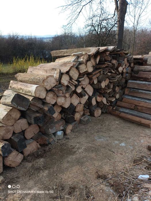 Suche drewno z rozbiórki domu