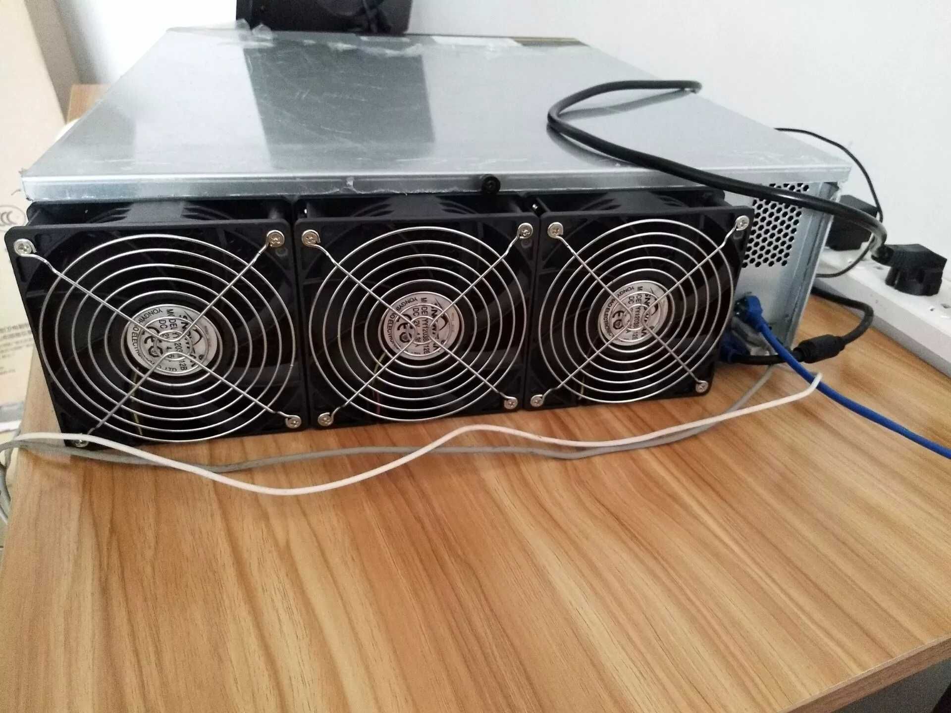 Майнинг ферма Bitmain AntMiner G2 ( 570-4Gb * 7 шт )