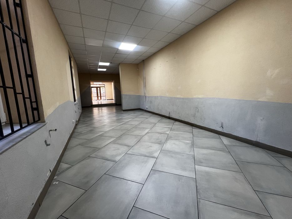 Здам приміщення біля ринку
