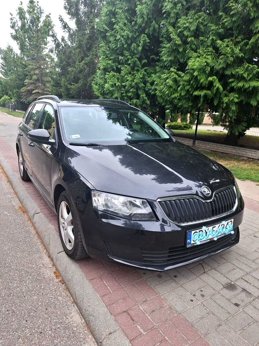 Rodzinna  Octavia 3 z 2014roku.Oszczędna i sprawna do jazdy.Bez vatu.