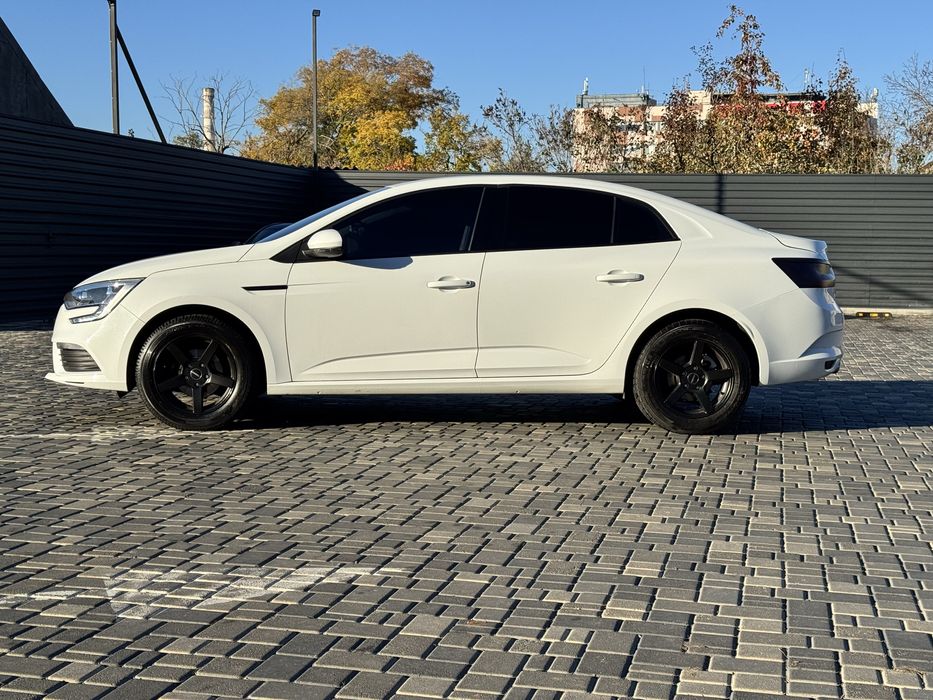 Renualt megane 4 1.6 бензин