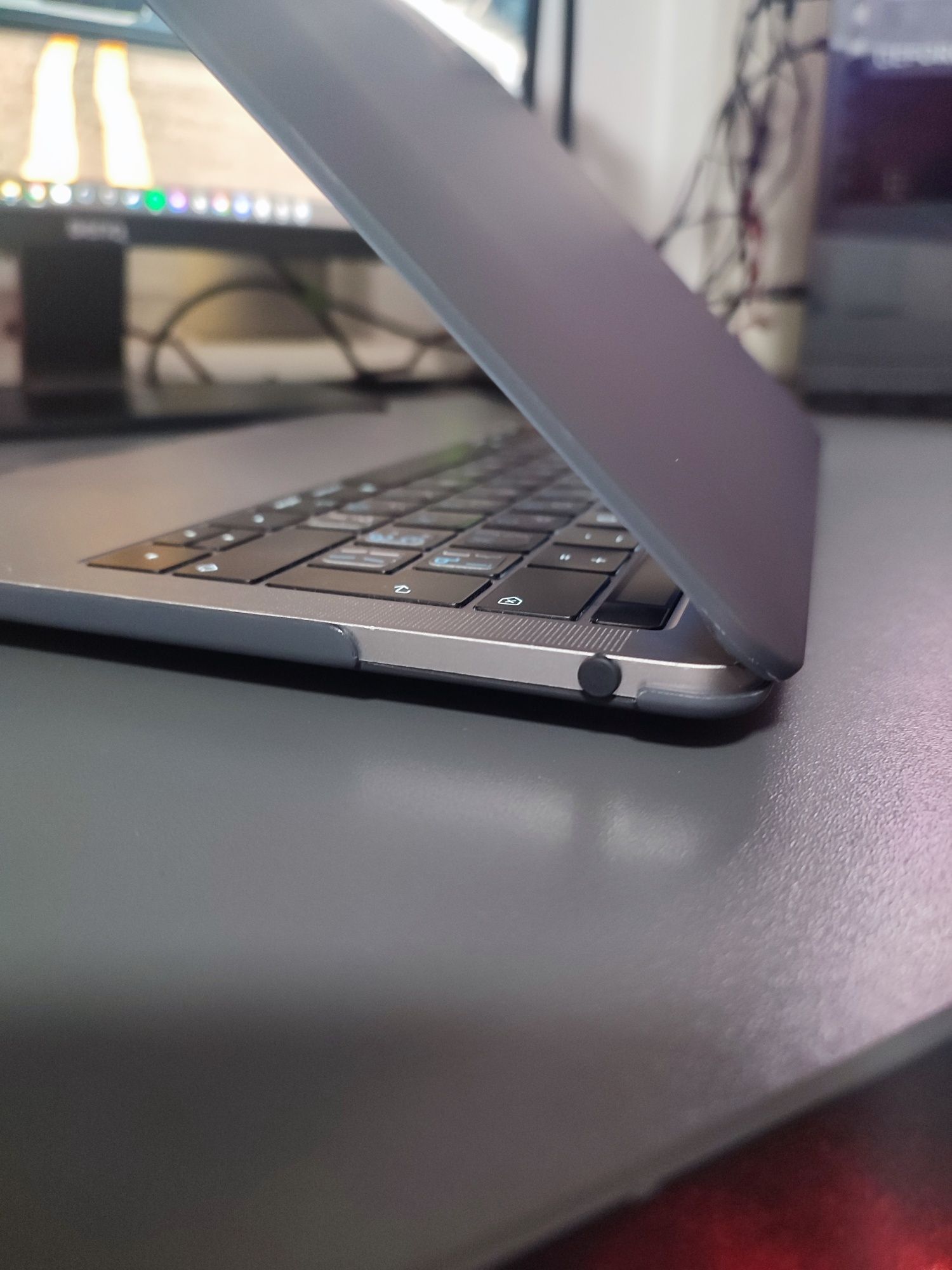 MacBook pro 13  JAK NOWY OPIS {a2159}  Nowe dodatki
