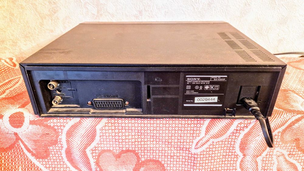 Відеомагнітофон Sony SLV-E20VP