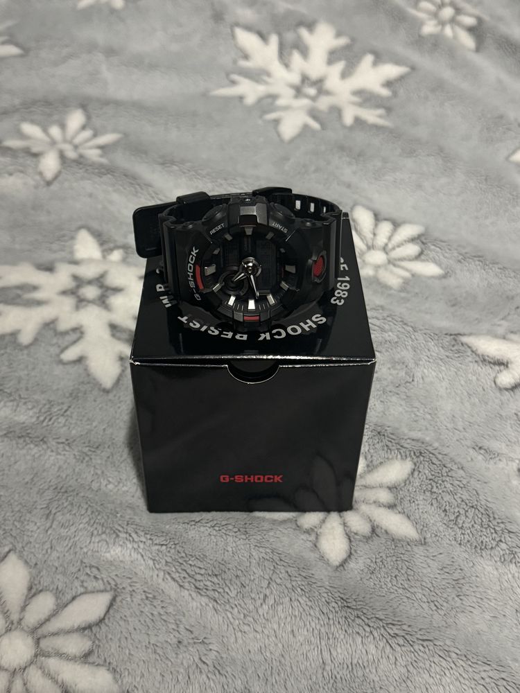Casio G-Shock GA-700-1A – Jak Nowy! + Puszka & Dowód Zakupu
