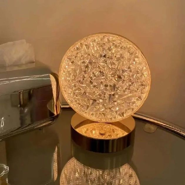 Настольная лампа с кристаллами и бриллиантами