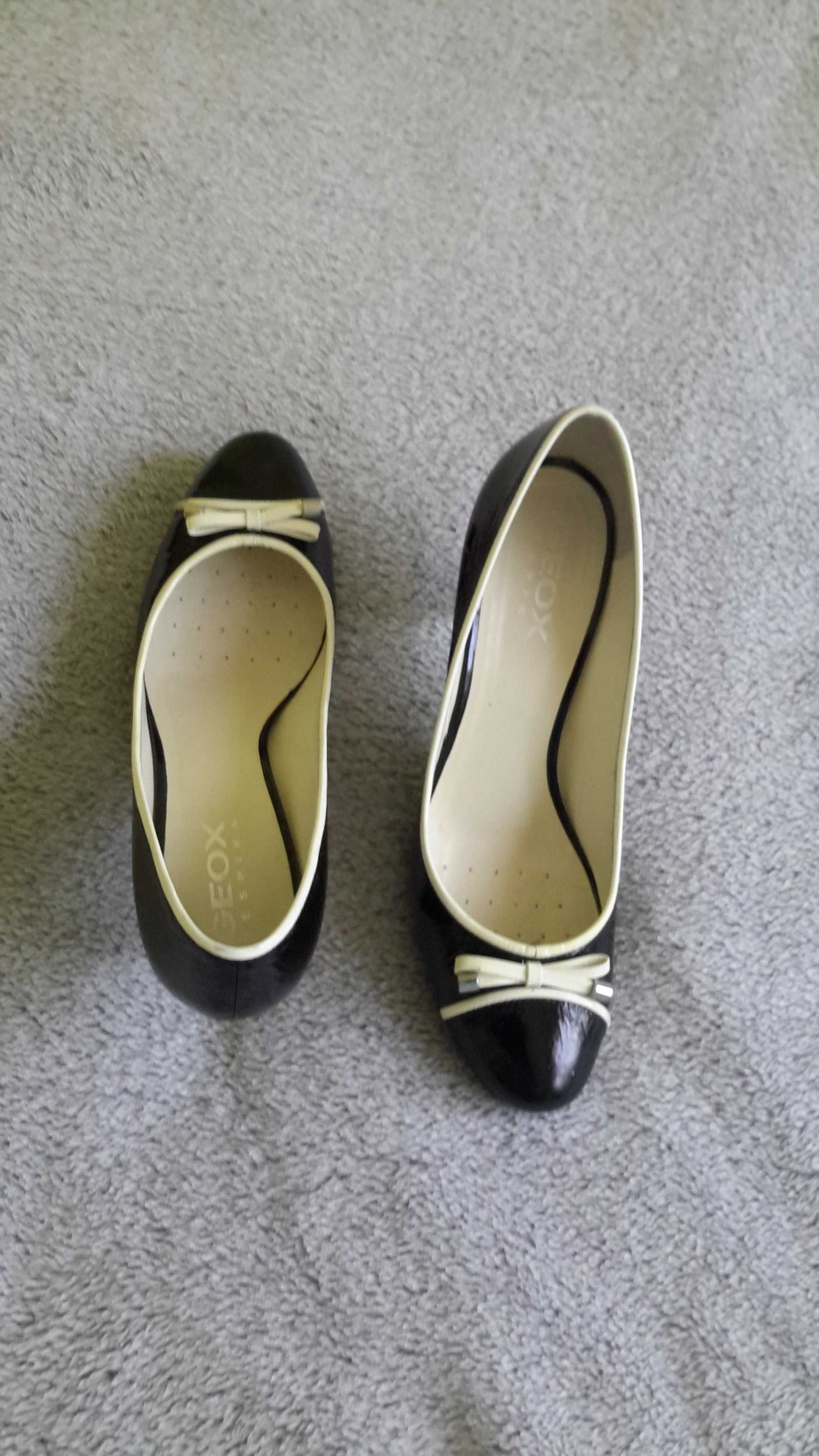 Buty pantofle damskie czółenka GEOX 38 szpilki eleganckie kokardki