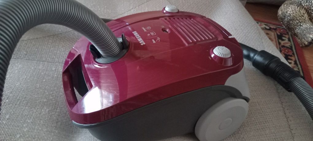 Пылесос Samsung  Canister Vacuum Cleaner