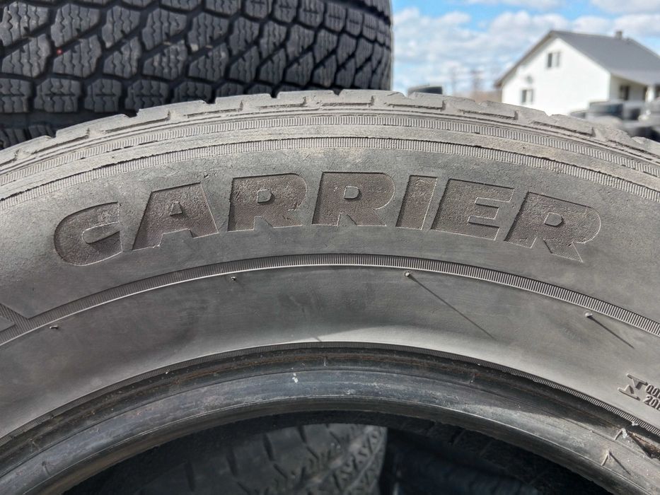Opona używana letnia 225/65R16C Pirelli Carrier 1szt.