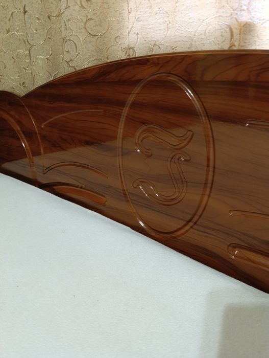 Двоспальне ліжко з матрацем