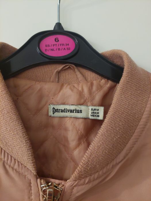 Różowa bomberka Stradivarius