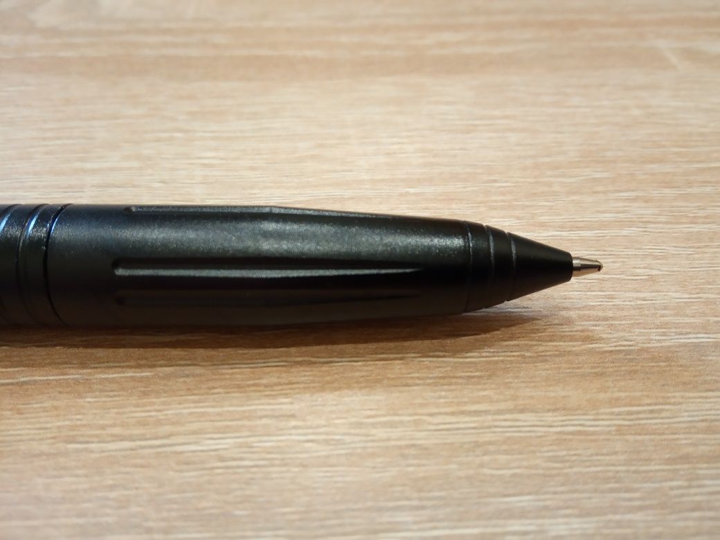 Ручка тактическая со стеклобоем.