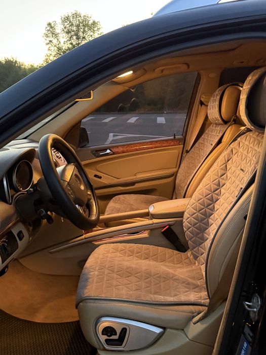 Mercedes Benz GL-Class 550 4-Matik