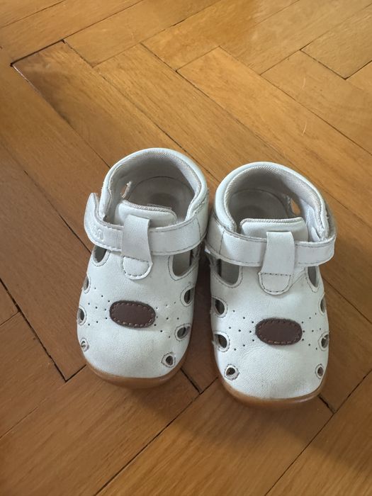 Босоногі босоніжки Barefoot