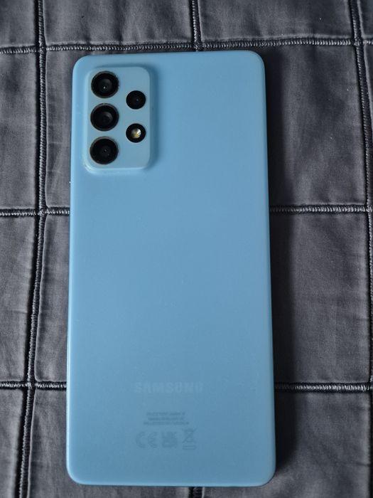 Smartfon Samsung A52 6/128 GB + ładowarka
