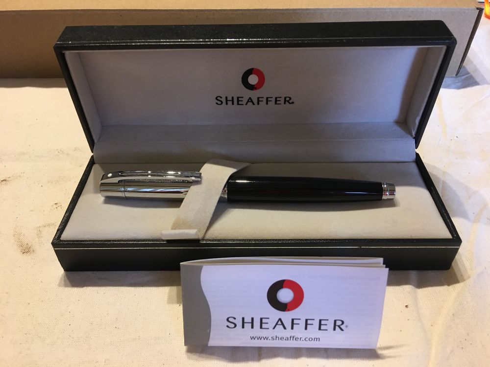 Caneta tinteiro nova Sheaffer com estojo