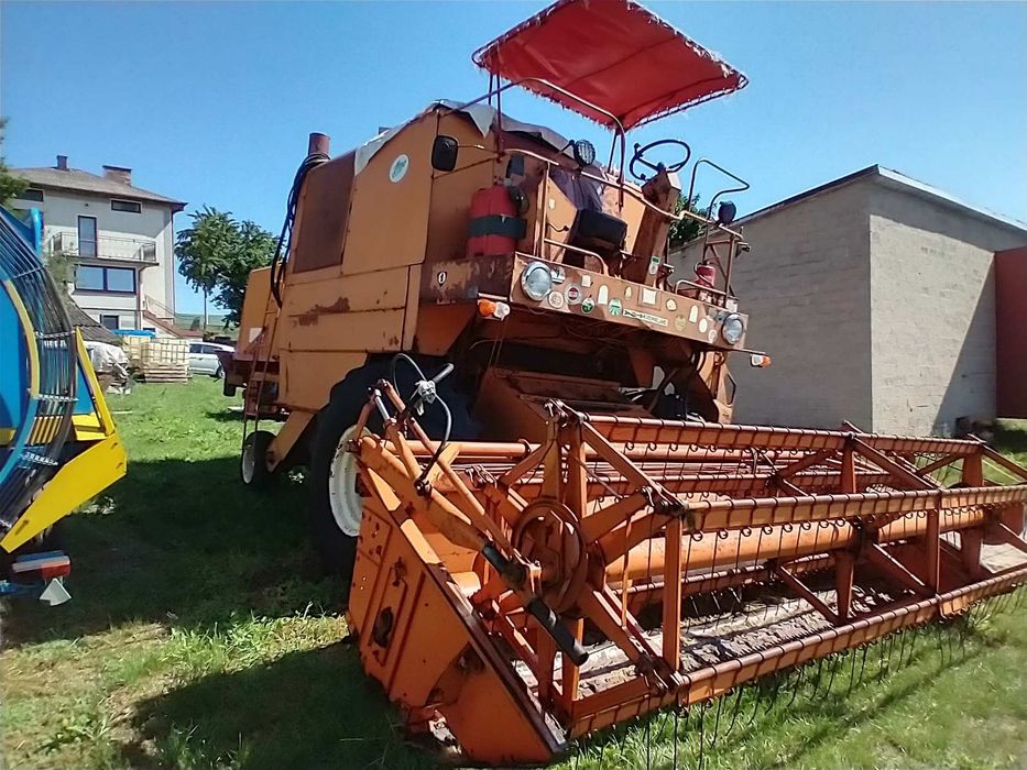 Kombajn zbożowy BIZON super Z056