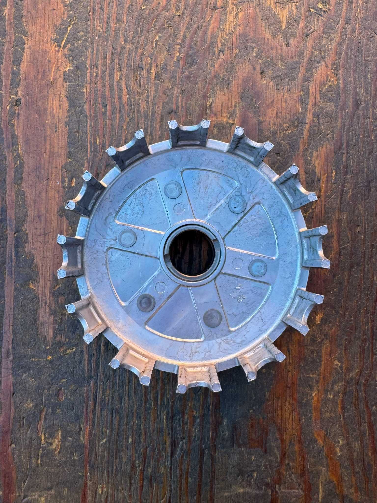 kosz sprzegla zewnetrzny tarczek docisku suzuki rm 80 / 85 r 89-23
