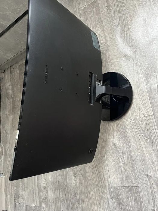 Монитор 27" Samsung C27F390F