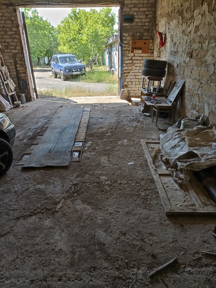 Большой гараж на Благодатном