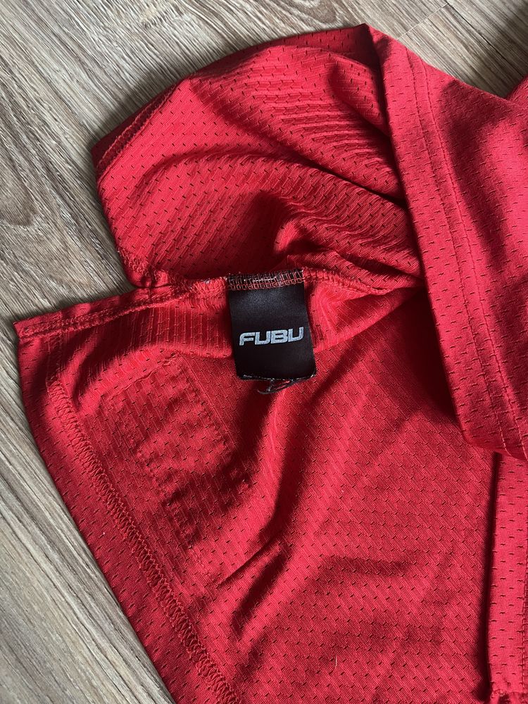 Czerwona koszulka Fubu x Streetwear, rozmiar M