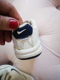 Nike- swietne buty 21, 5 - dl. 11, 5 cm