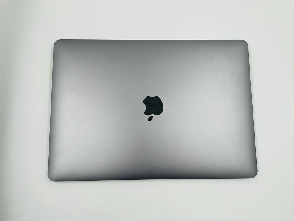 28 циклів Apple Macbook Air 13 2020 M1 8GB RAM 256GB SSD IL4740