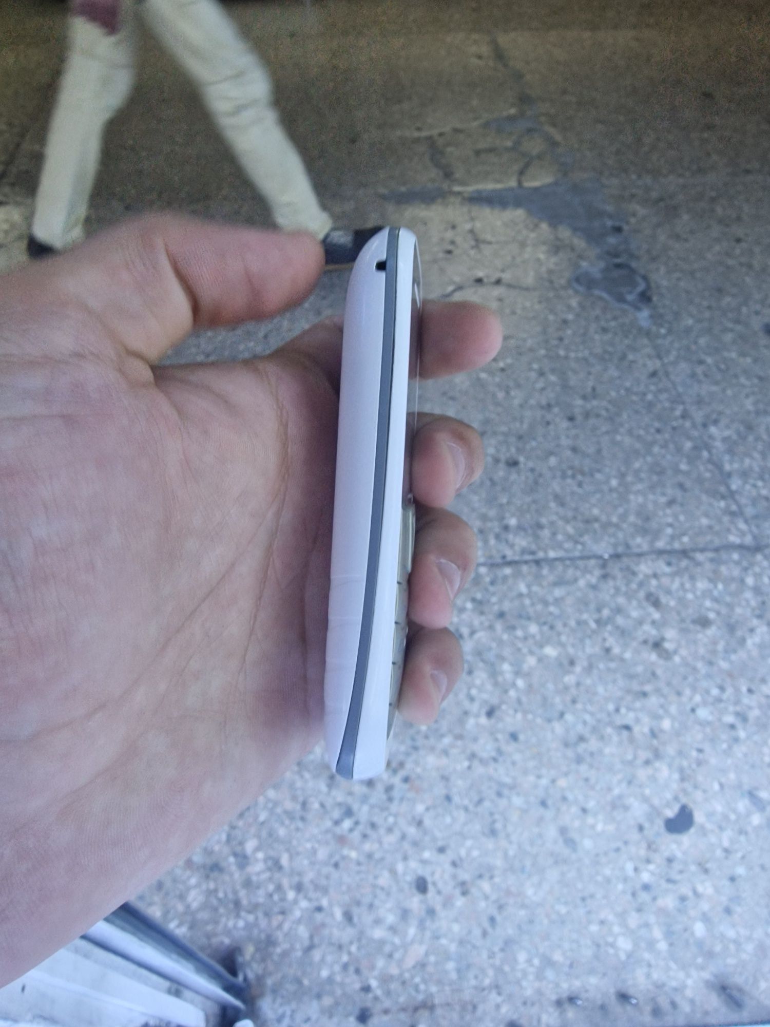 Телефон Samsung GT-E1200M