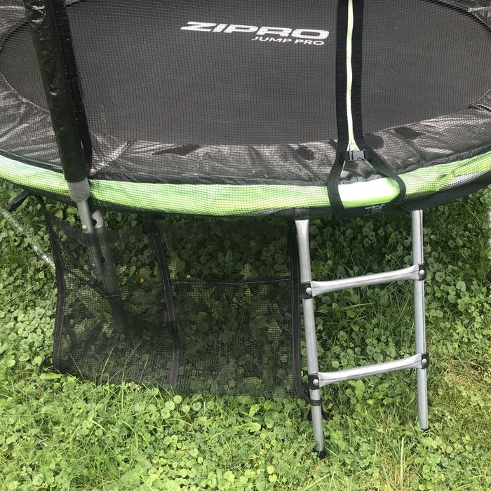 Trampolina ogrodowa ZIPRO Jump Pro z siatką zewnętrzną 8 ft 252cm