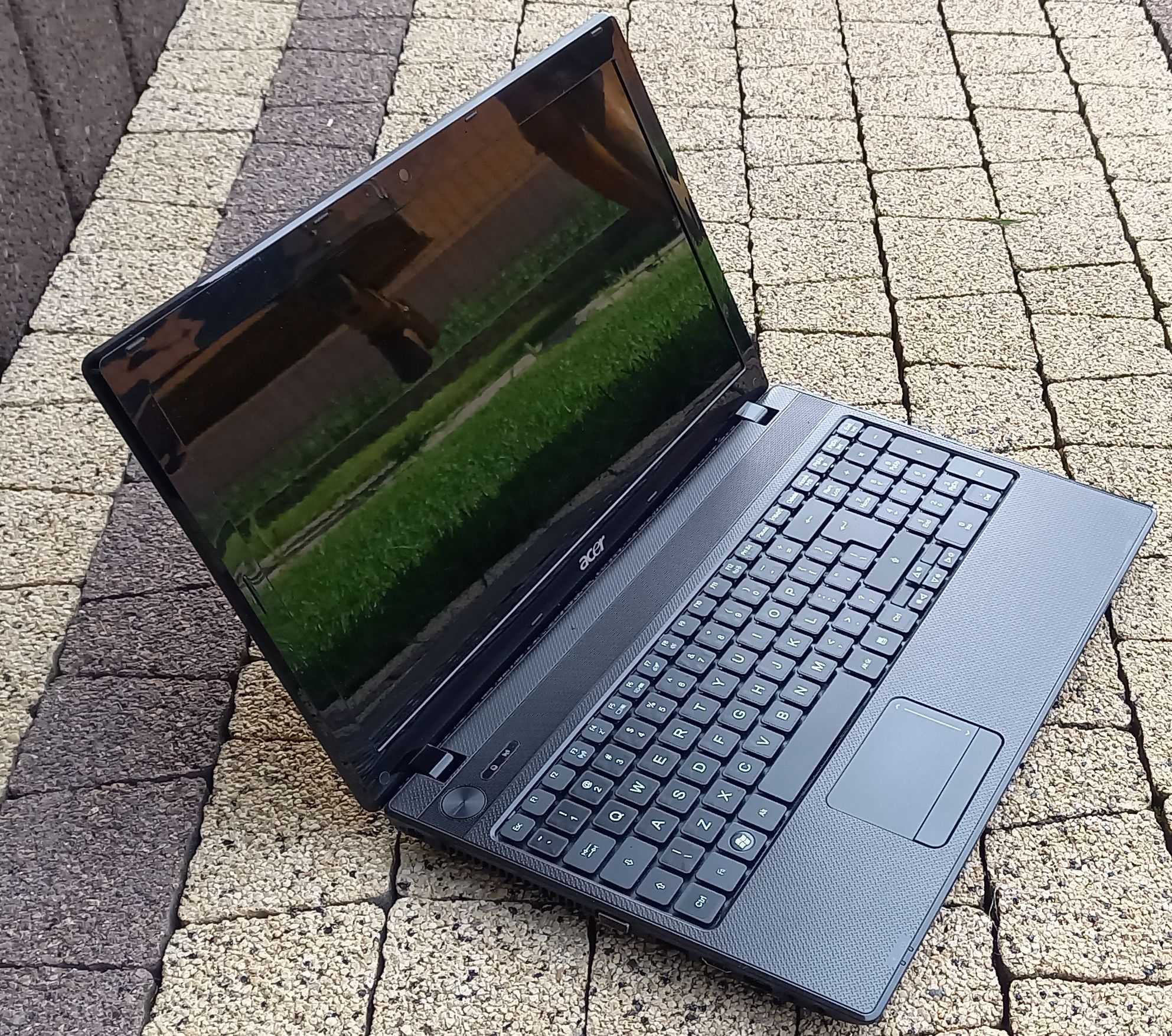 Acer aspire 5742 15,6 cala intel i3 dysk ssd grafika GeForce