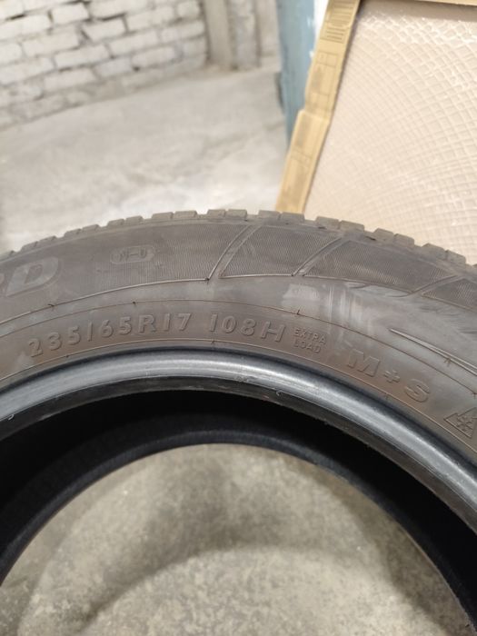 Opony całoroczne 235.60.17