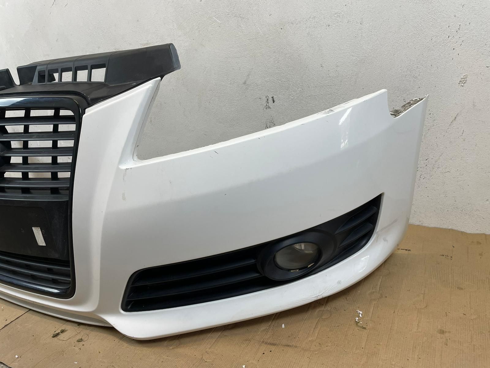 Audi a3 8p lift Zderzak Przód Atrapa LY9C
