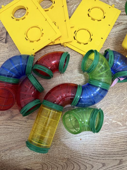 Клетка для хомяка с домиком, трубой, барабаном, б/у