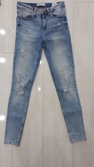 Spodnie damskie jeans jeansowe rurki Cropp dziury XS 34
