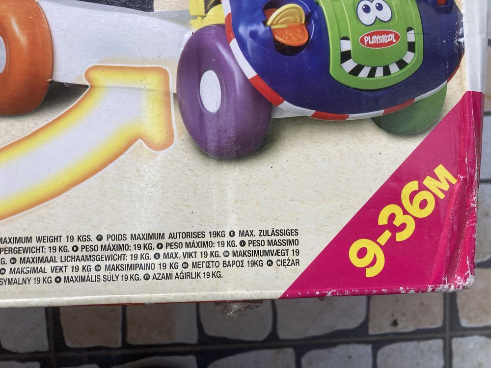 Carrinho/ Brinquedo para criança