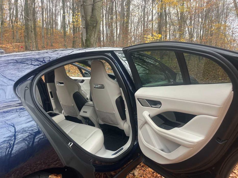 Продам автомобіль Jaguar I-Pace