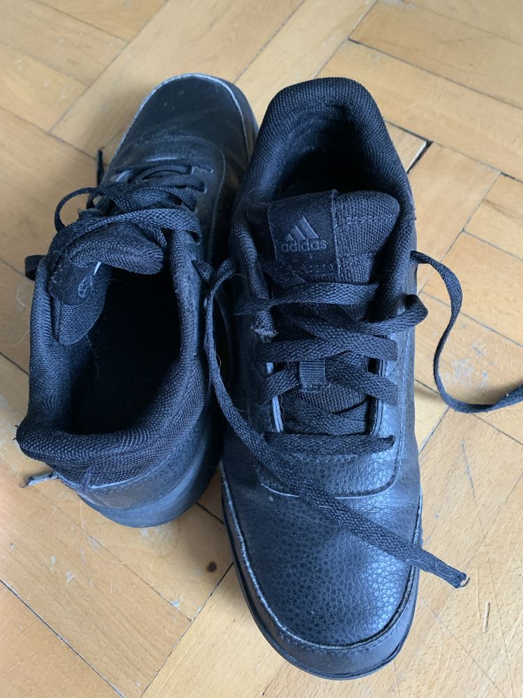 Buty Addidas r 36 dla chlopca