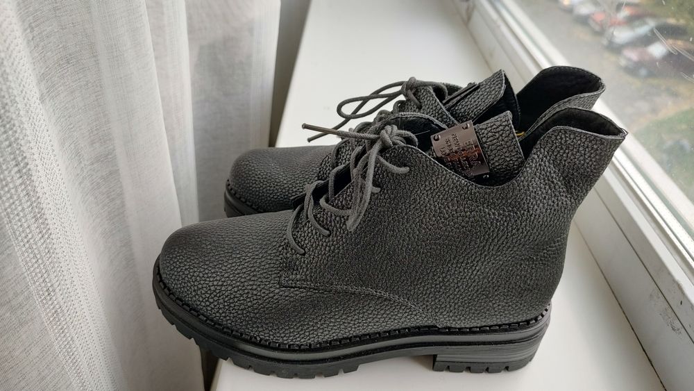 Ботинки зимние женские р.37