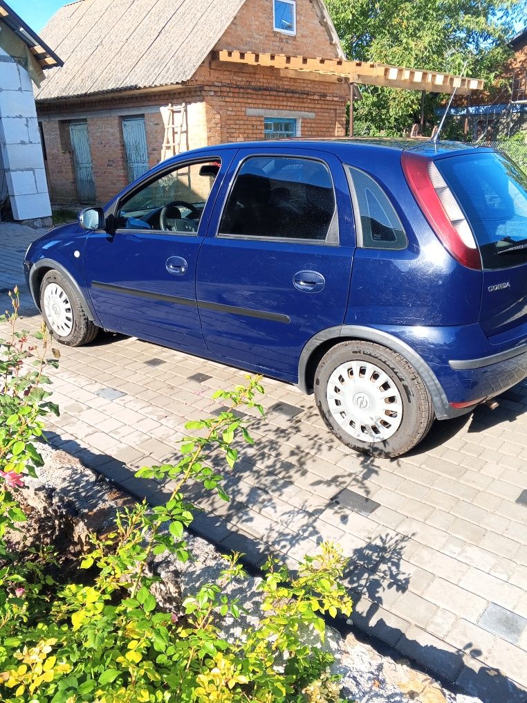 Opel corsa Автомат авто в жіночі руки