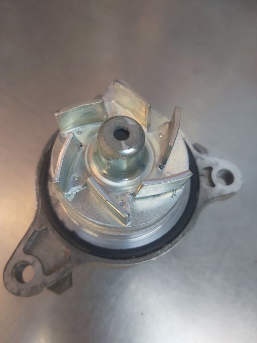 Помпа Huyndai , хюндай і 20