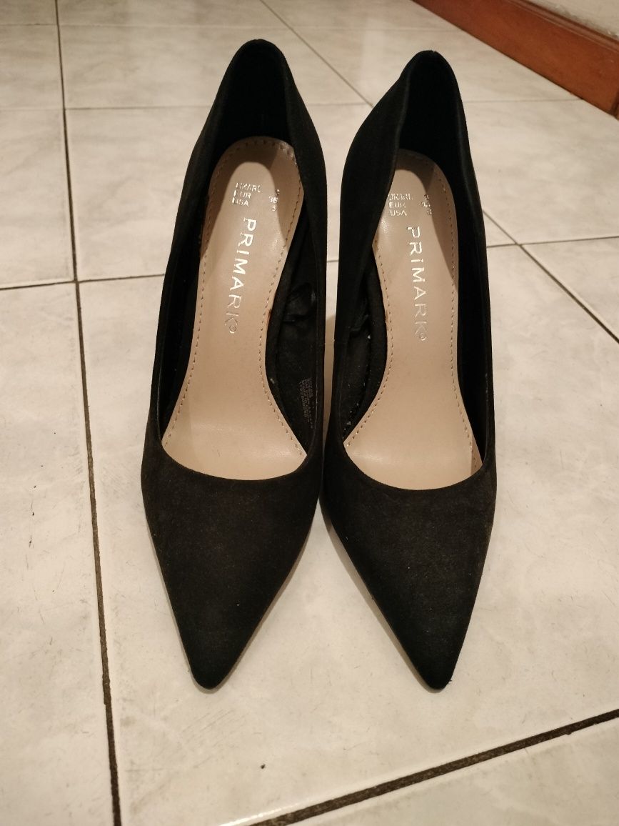 Sapatos salto pretos Primark