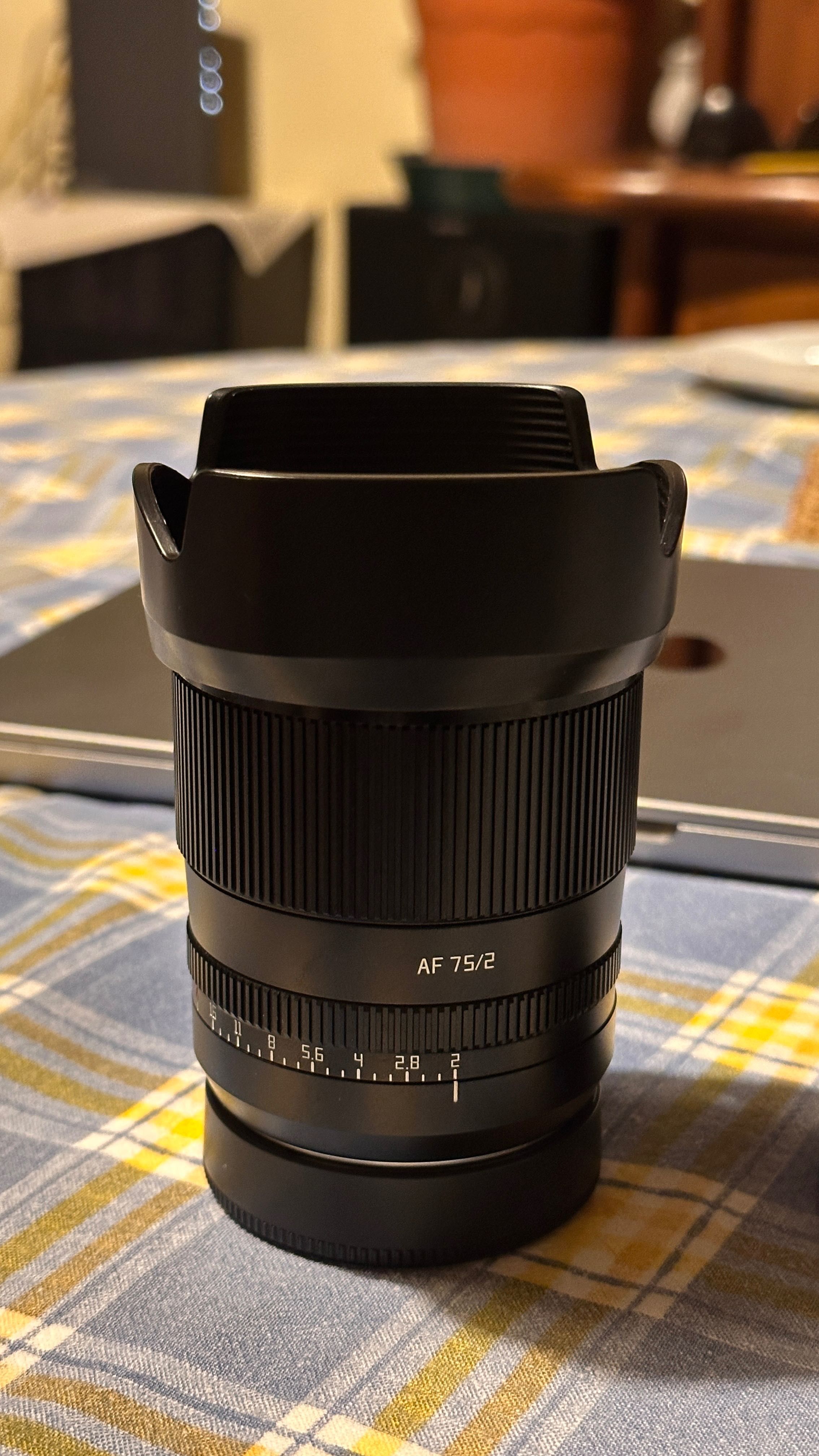 Objetiva Sony TTartisan 75mm F/2